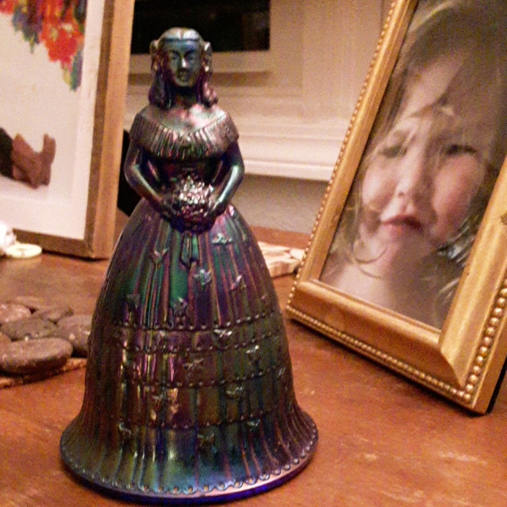 2 antique lady bells - Picture 4 of 7